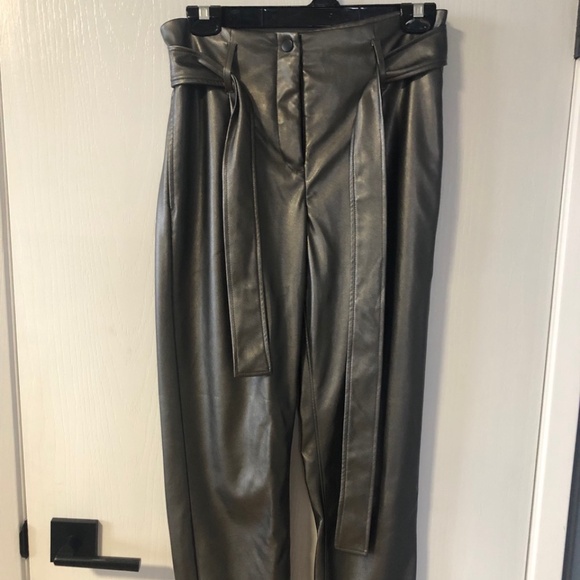 Tristan Contemporary Pewter Metallic Faux Leather Pants l SZ 6 - Picture 4 of 12